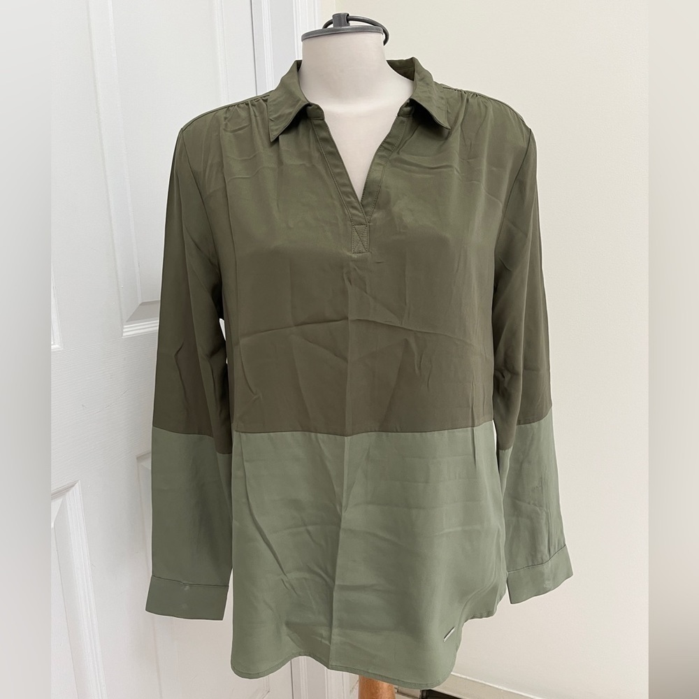 US polo association colour block ladies v-neck blouse size X-LARGE